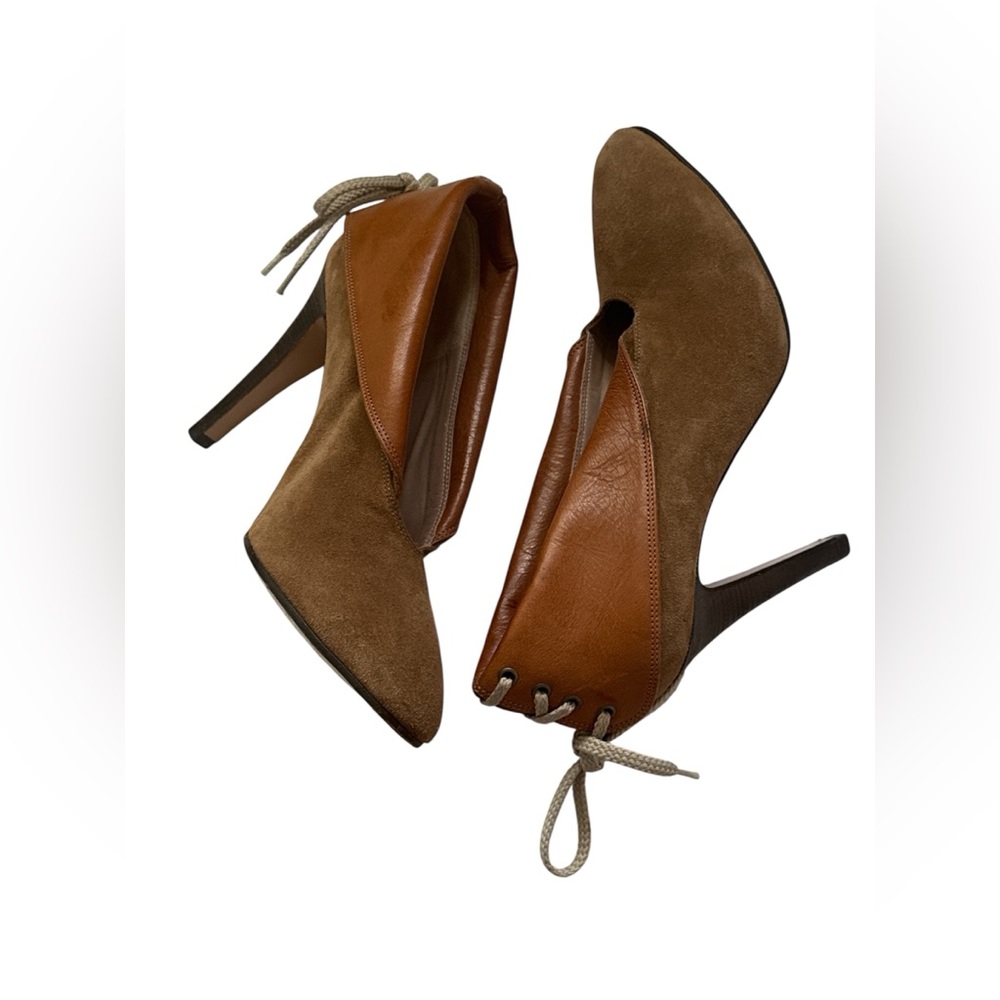 Chloe Gibbon leather suede almond toe lace up back heels pumps vintage Sz 38 1/2